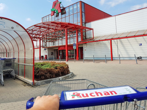 Auchan taille dans ses effectifs